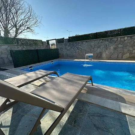 וילה With Private Pool קוסדסי