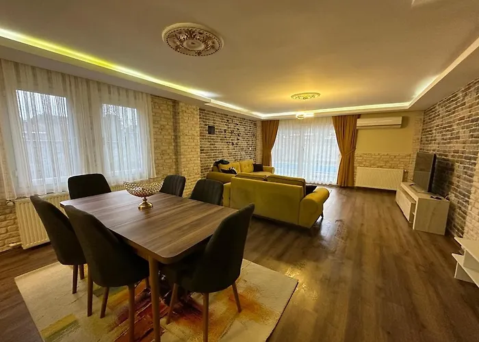 With Private Pool فيلة